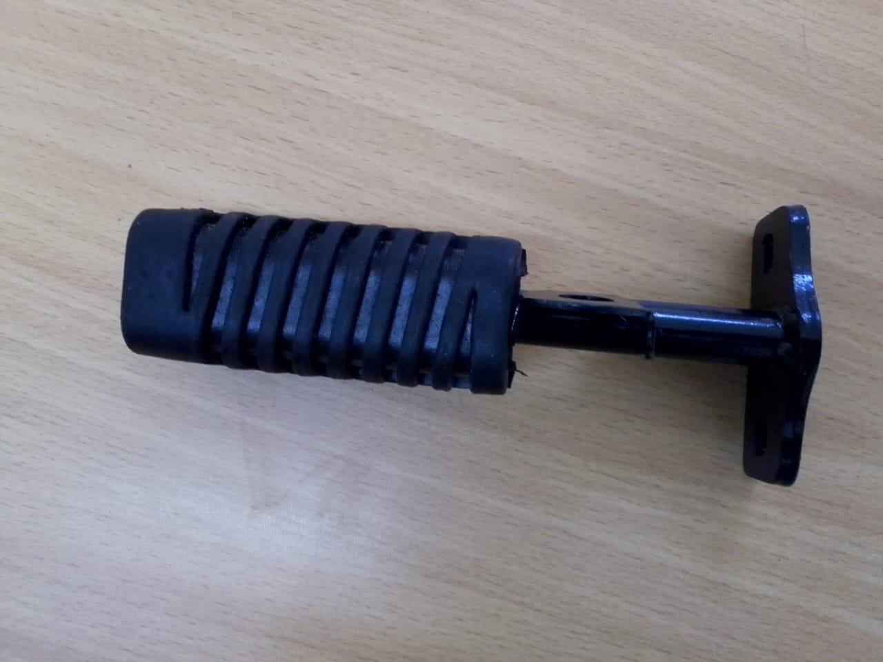 Reve=Footrest Front RH=CT125